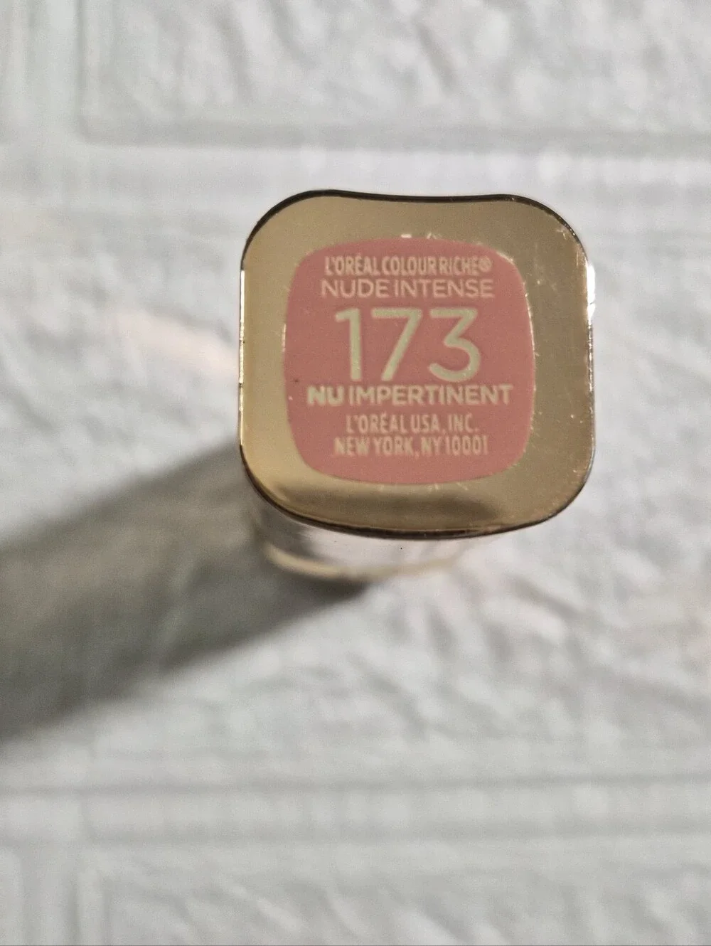 L'Oréal Colour Riche Nude Intense Lipstick in the shade 173 Nu Impertinent